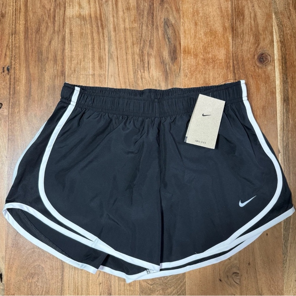 Nike Women's Black and White Tempo Shorts NWT